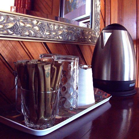 Shady Rest Bed & Breakfast Такака Екстериор снимка