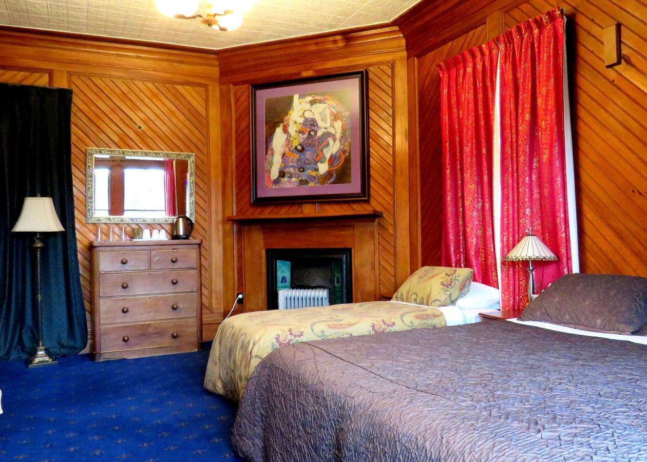 Shady Rest Bed & Breakfast Такака Стая снимка